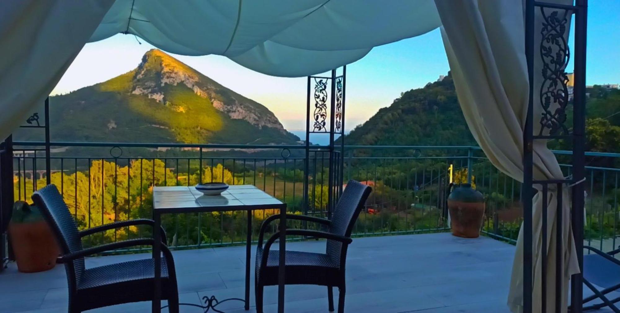 La Roccia Incantata Amalfi Coast Vietri Bagian luar foto